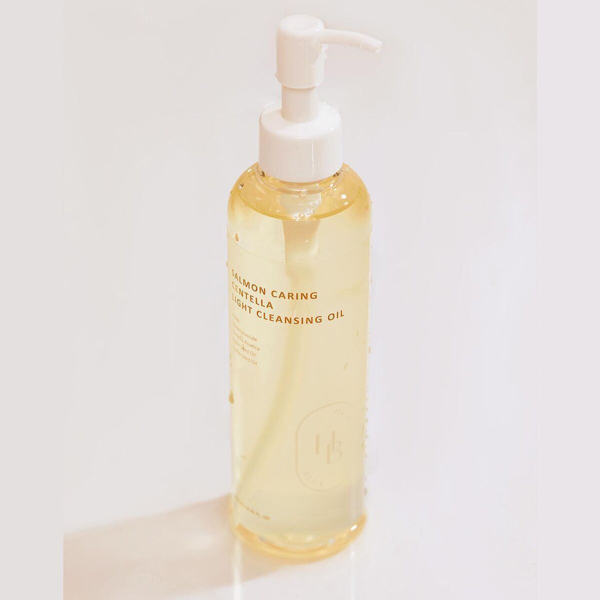 Salmon Caring Centella Light Cleansing Oil